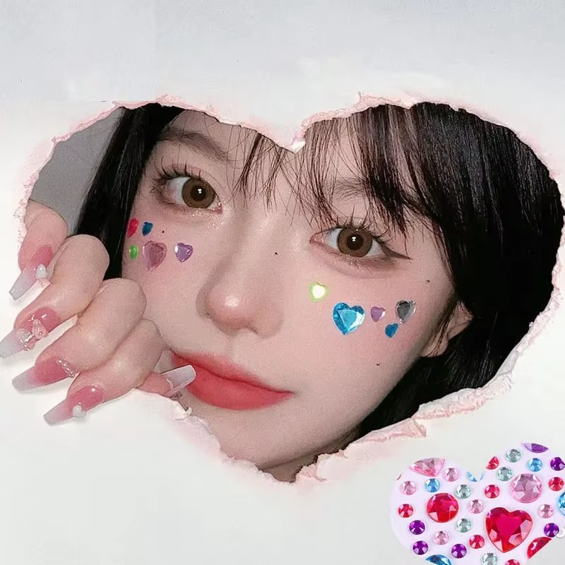 ملصقات ثلاثية الأبعاد لامعة لل - مراجعة Beauty Gems Makeup وسعره